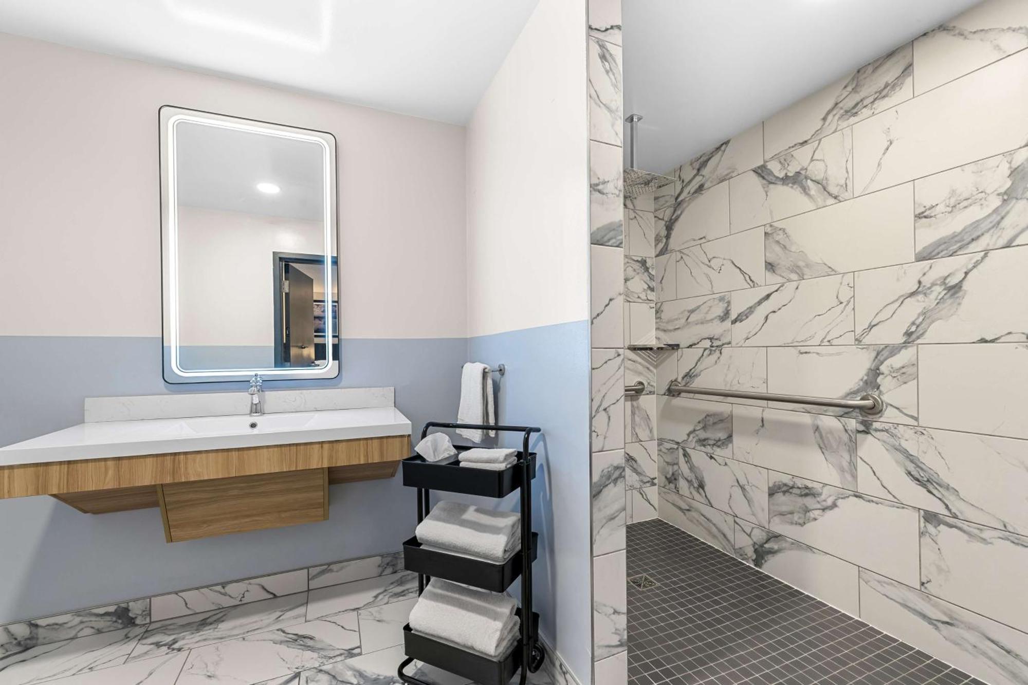 Best Western Buffalo Inn & Suites Extérieur photo