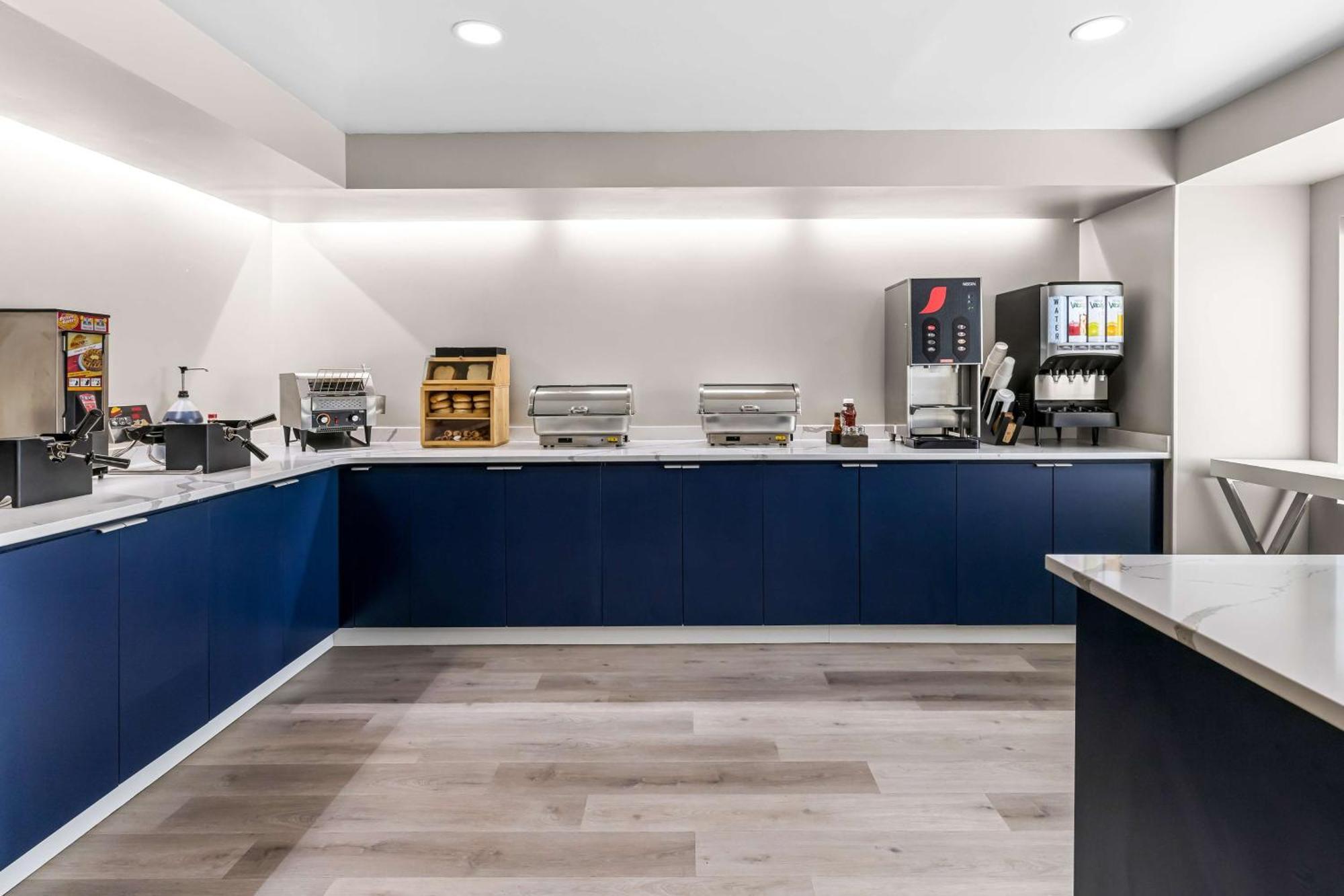 Best Western Buffalo Inn & Suites Extérieur photo