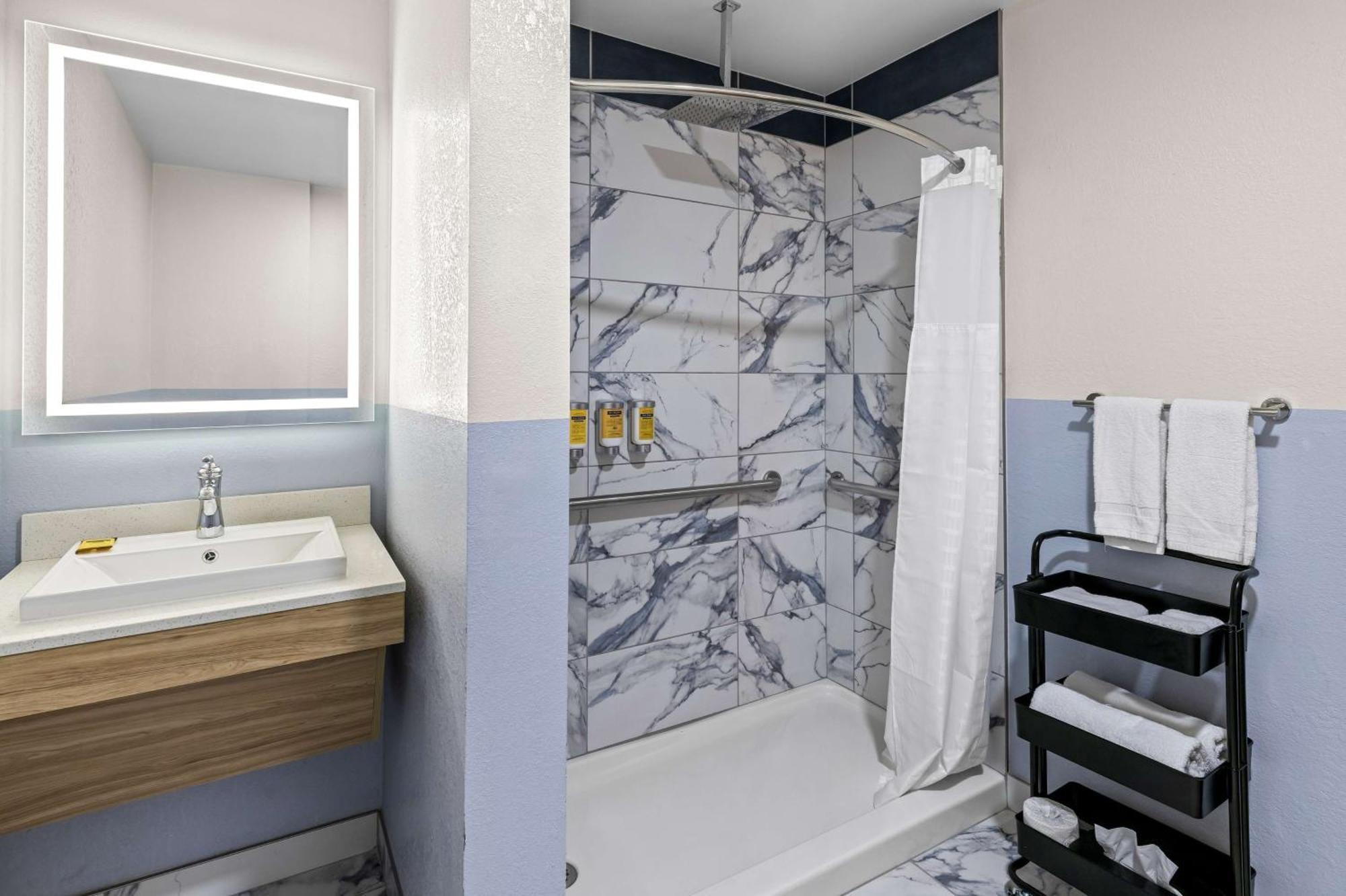 Best Western Buffalo Inn & Suites Extérieur photo